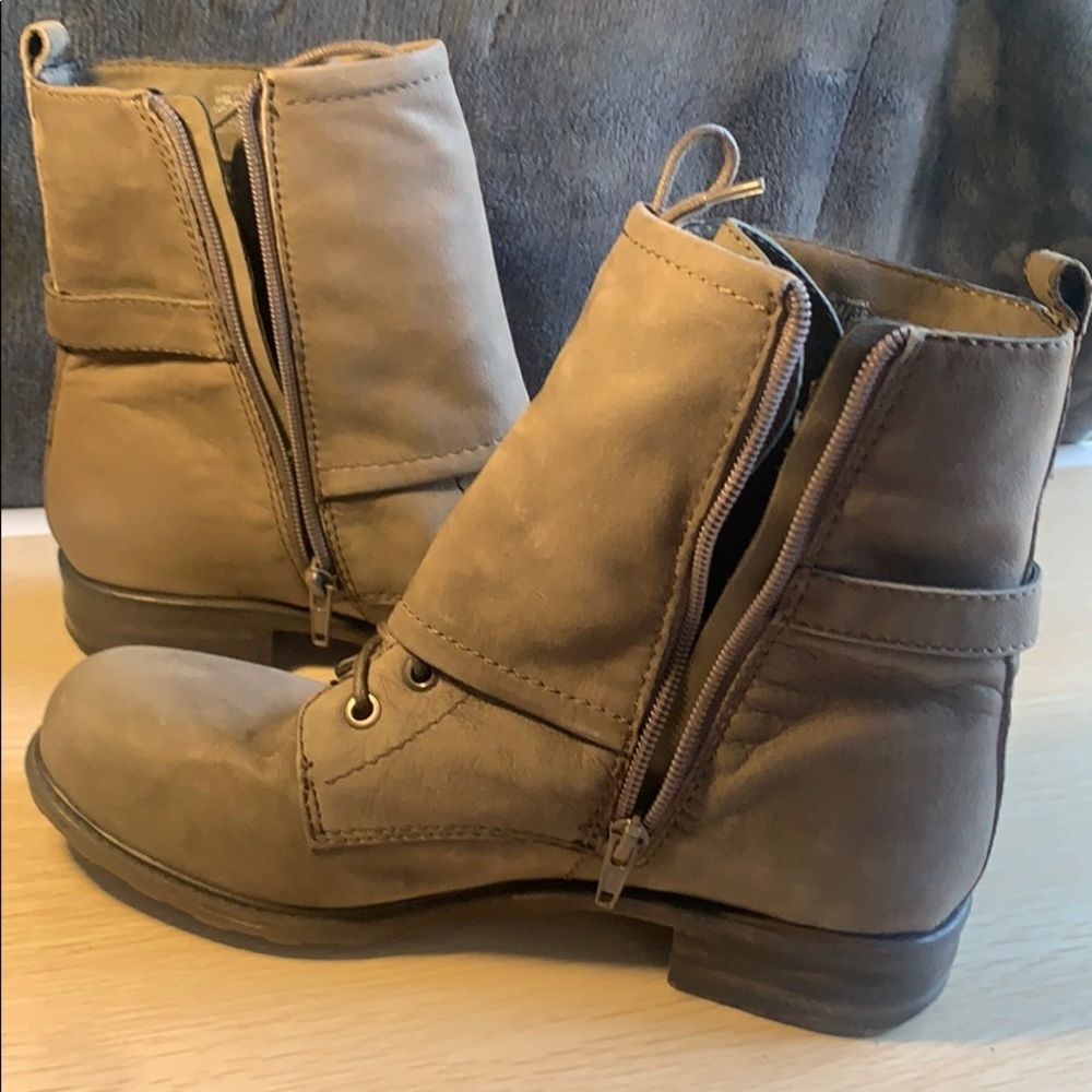 Jessica Simpson Women's Tahira Motorcycle Boot - Picture 13 of 16